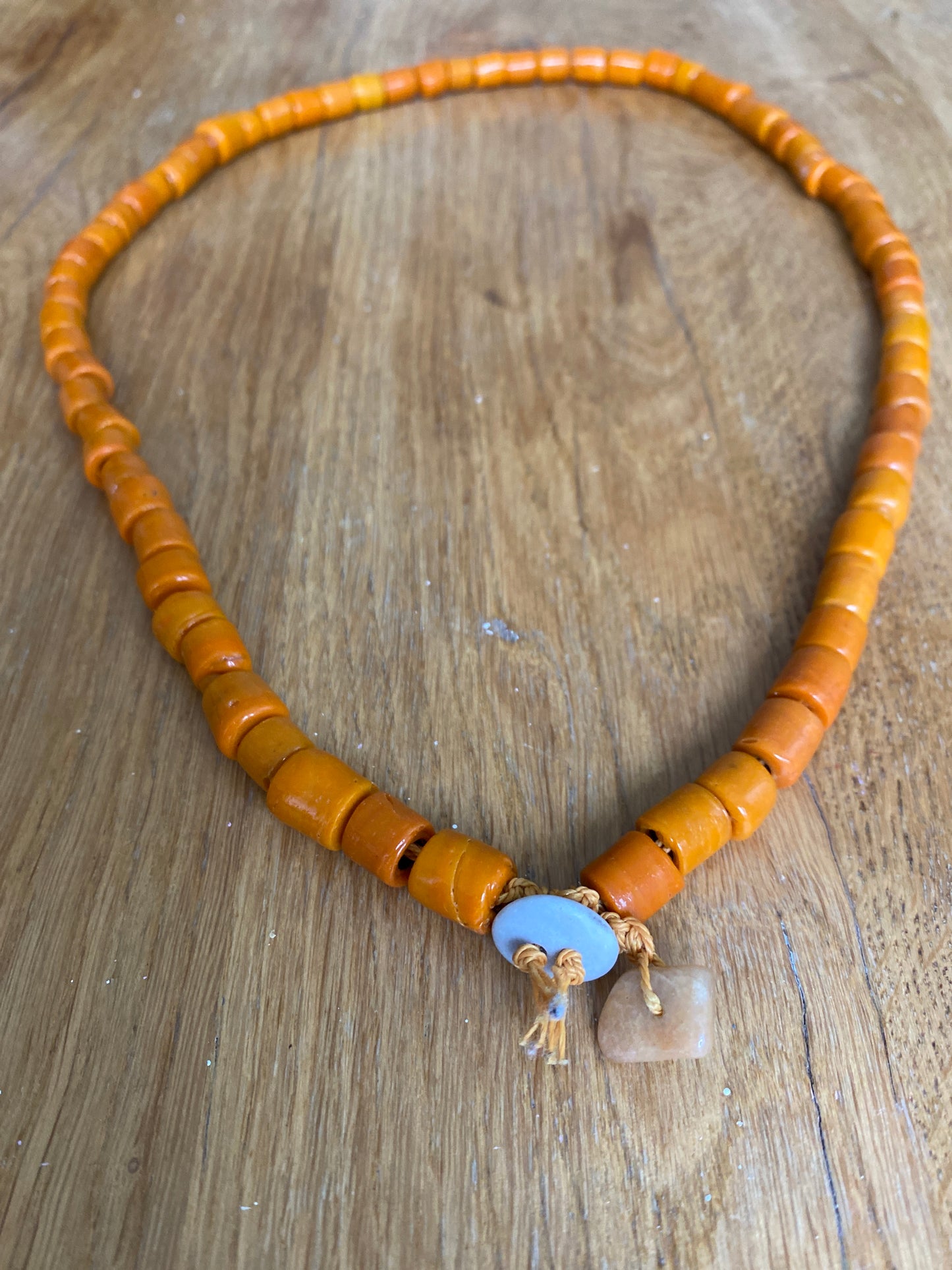 Ketting gemaakt van Afrikaans gerecycled glas
