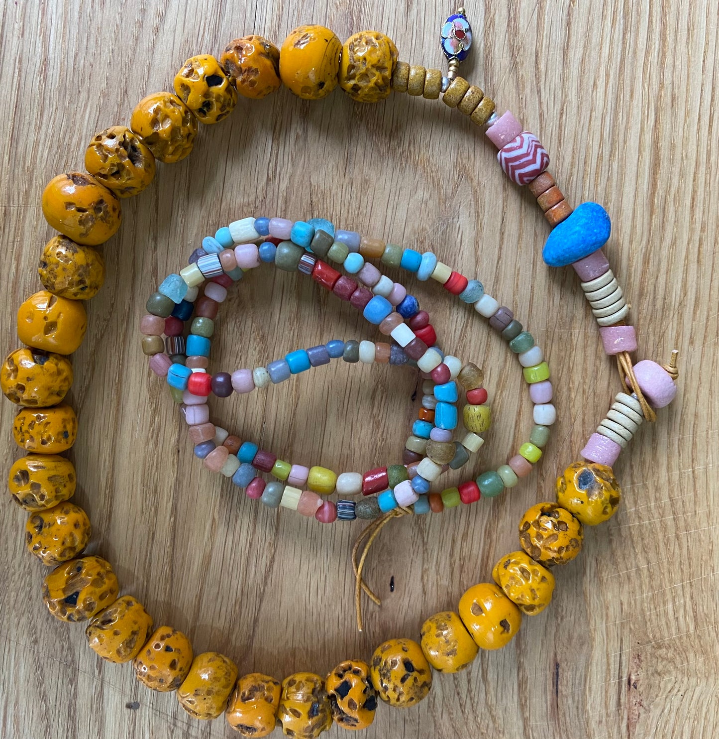 Korte pompoenoranje ketting van handgemaakte kralen